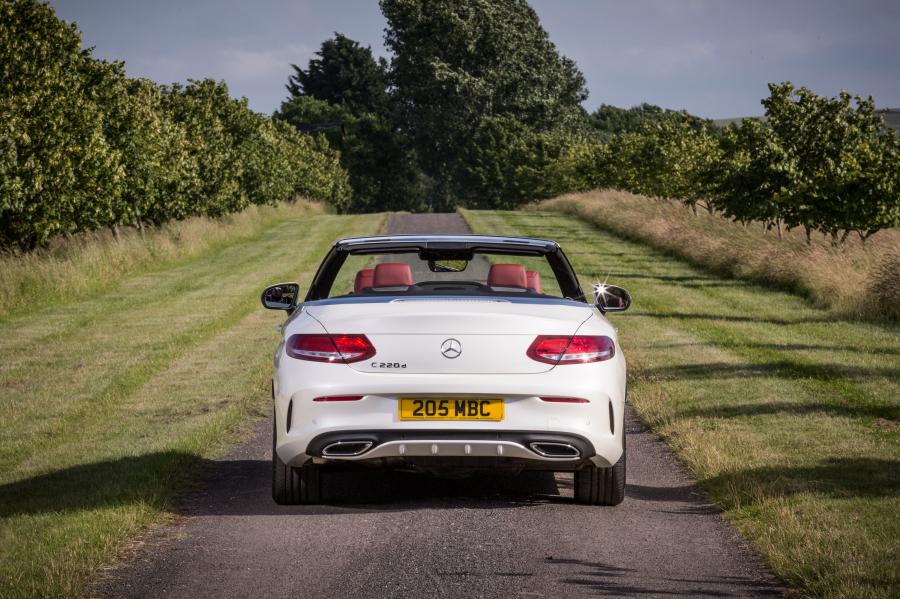  Mercedes-Benz C220 d AMG Line Cabriolet 2016 года  (UK) (фото 15 из 29)